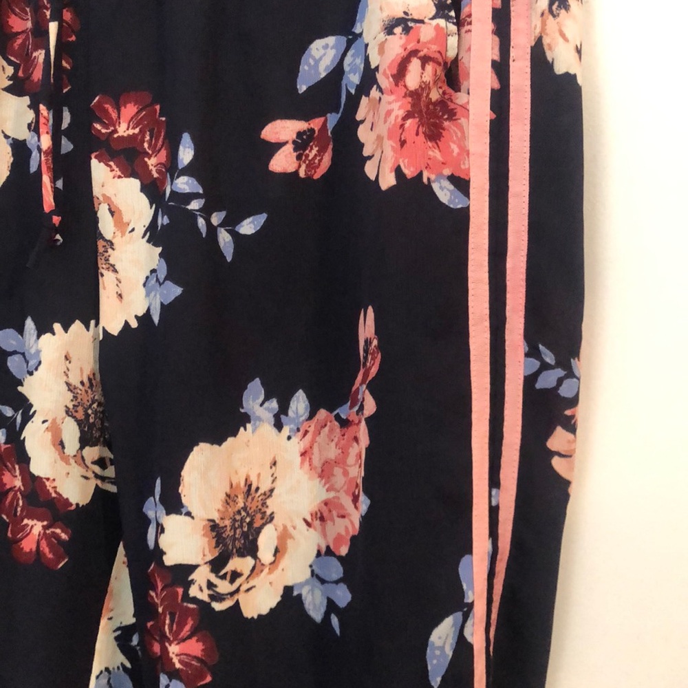 SuperCute Floral Joggers!
